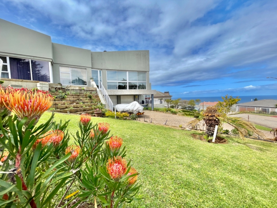 5 Bedroom Property for Sale in Dana Bay Western Cape